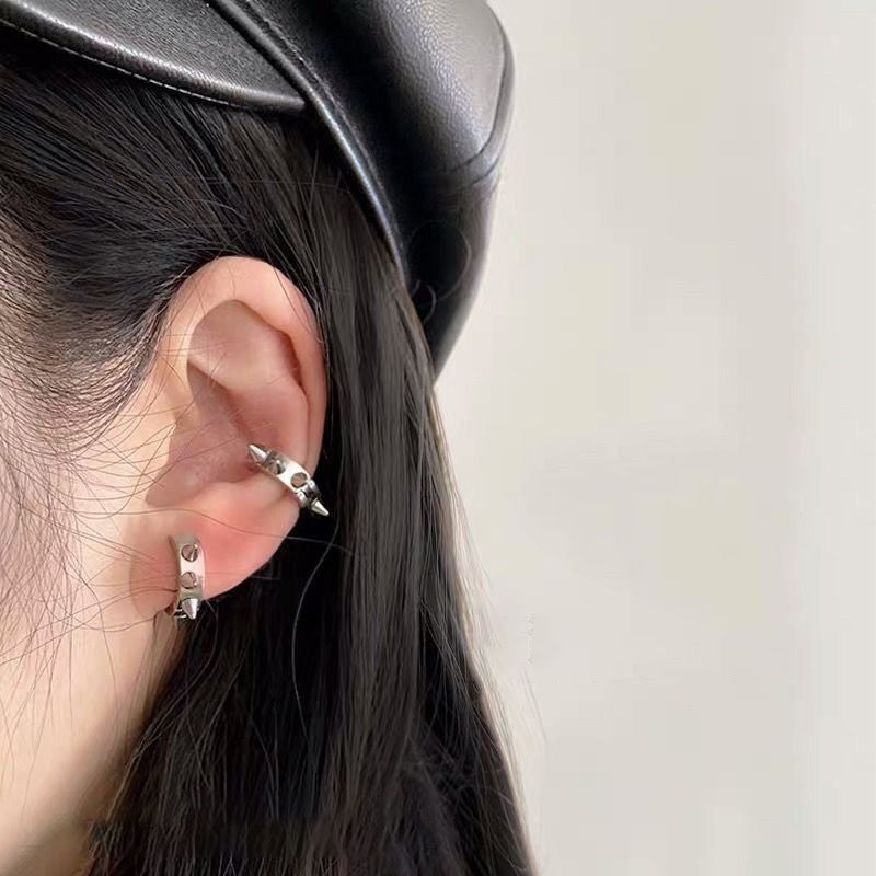 Malikasa - Oorclip met studs