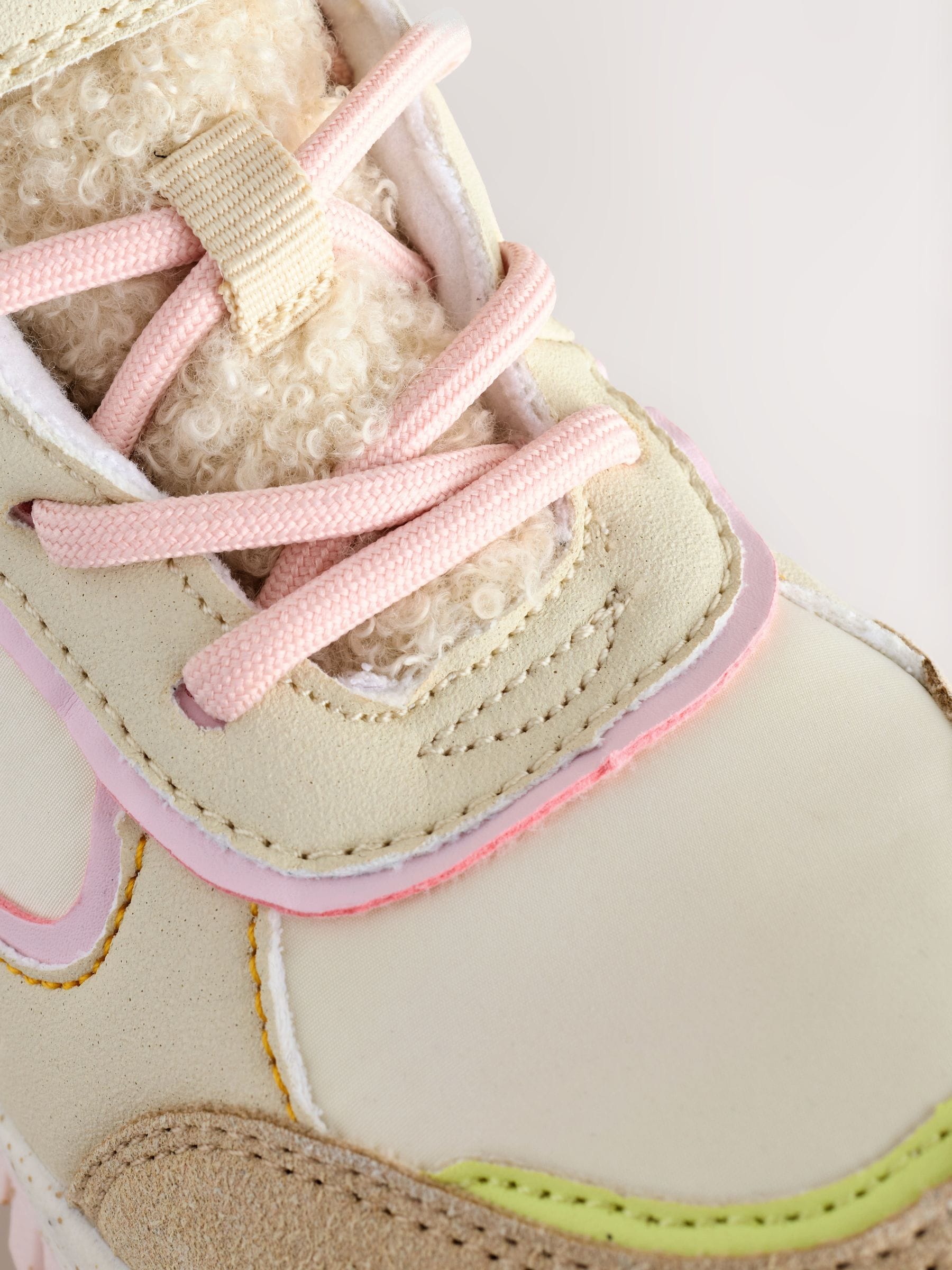 Neutraal/pastel - Waterbestendige wandelschoenen