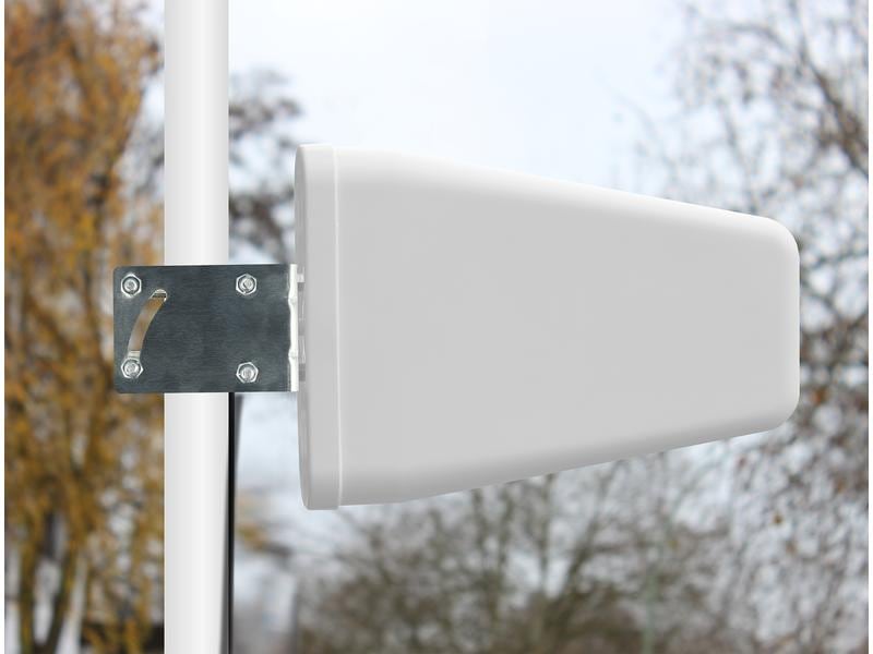 Delock LTE-Antenne 7-9 dbi, Outdoor SMA 9 dBi Sektor Delock LTE Antenne SMA Stecker 7 - 9 dBi direktional mit Anschlusskabel (RG-58, 5 m) weiss outdoor
