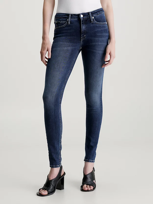 Calça jeans skinny de cintura média