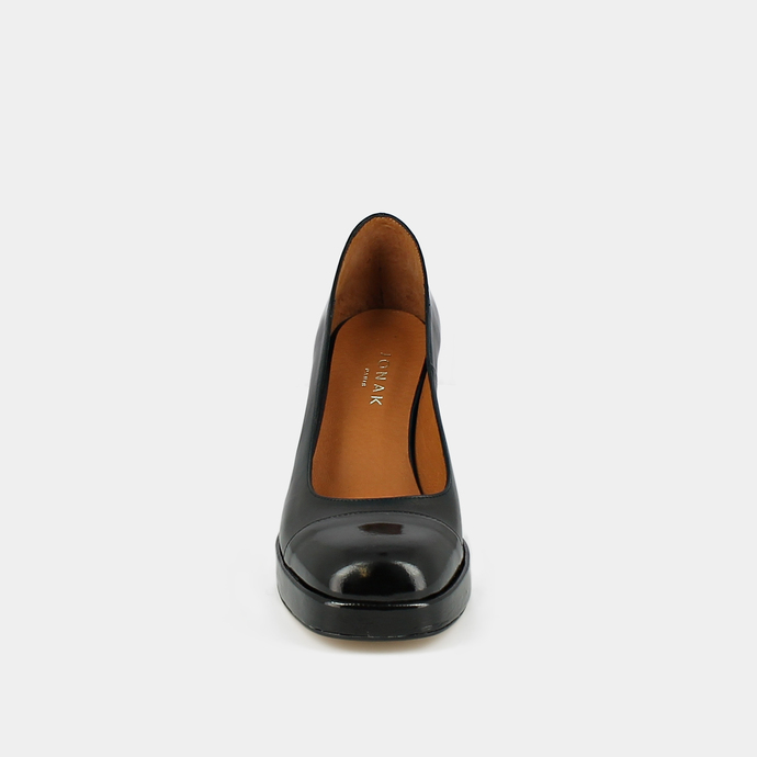 Escarpins à plateformes et bouts ronds  en cuir et vernis plissé noir