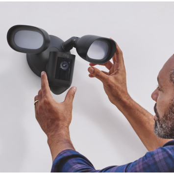 Ring Floodlight Camera Wired Pro Zwart