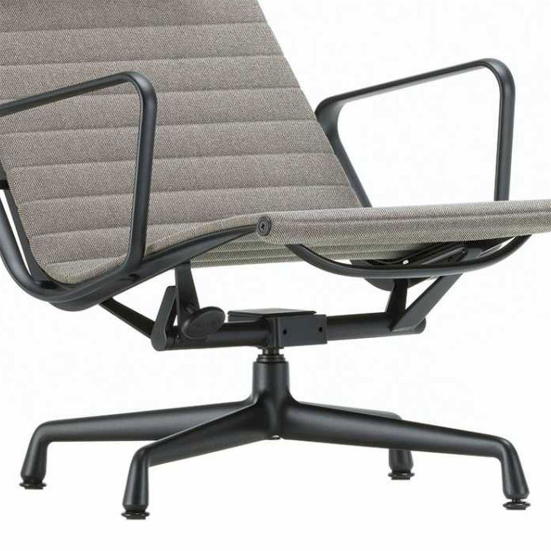 Vitra Eames EA124 Fauteuil