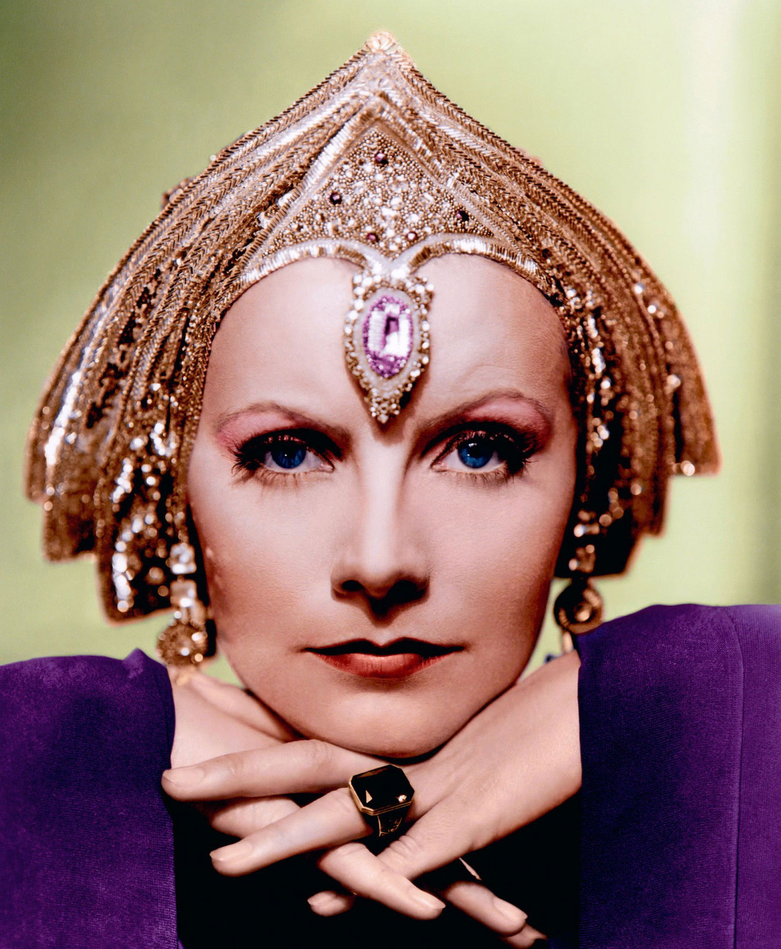 Mata Hari (Greta Garbo) by George Fitzmaurice - Classics.