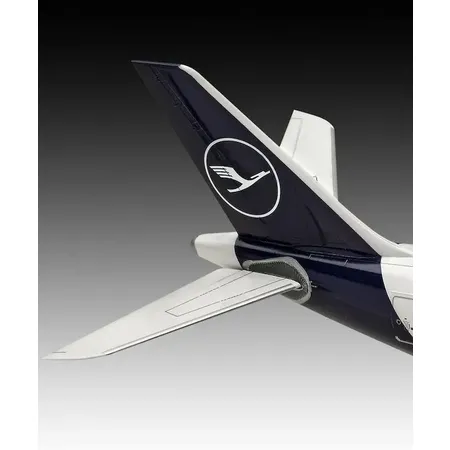 Revell Airbus A330-300 - Lufthansa 