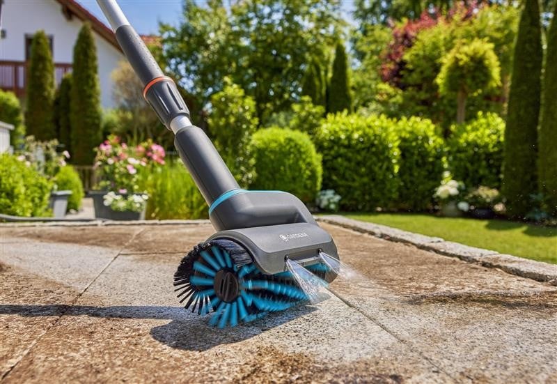 Gardena - Batteridrevet overfladerenser AquaBrush Compact 02/18V, solo