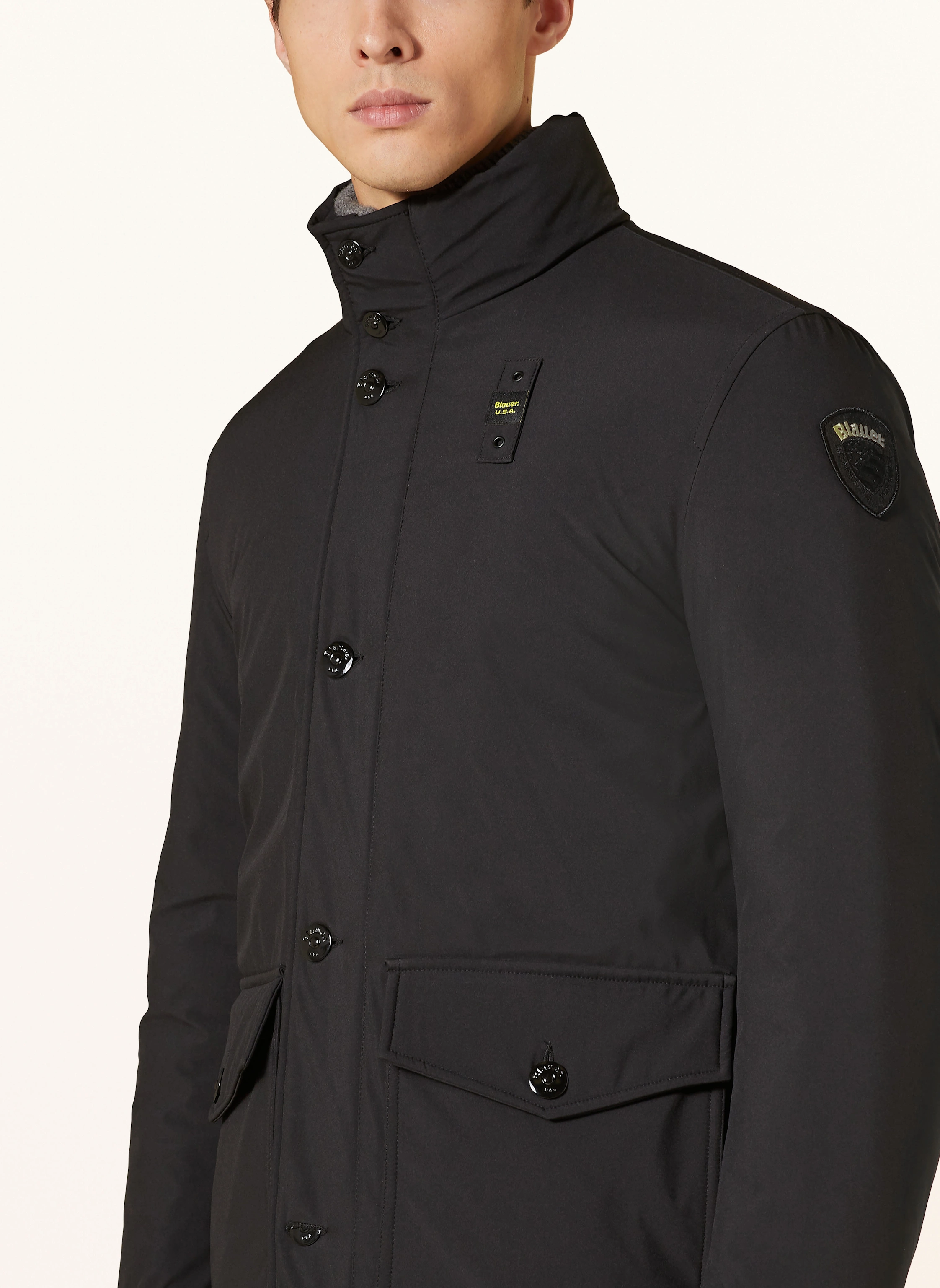 Blauer Daunenparka