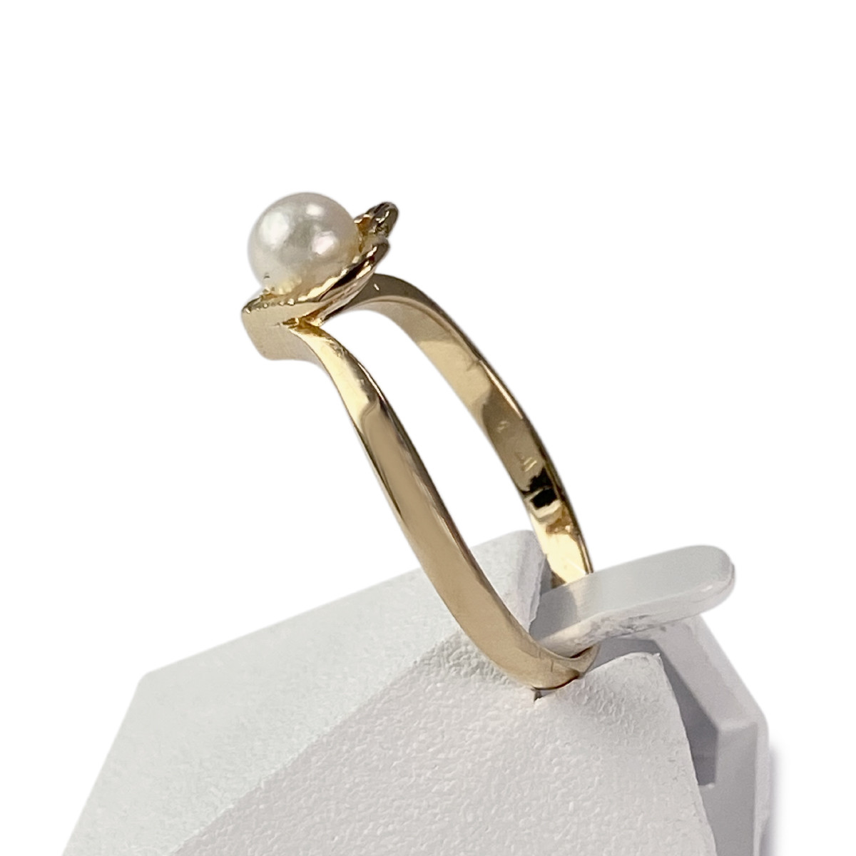 Bague d'occasion or 750 jaune perle de culture blanche