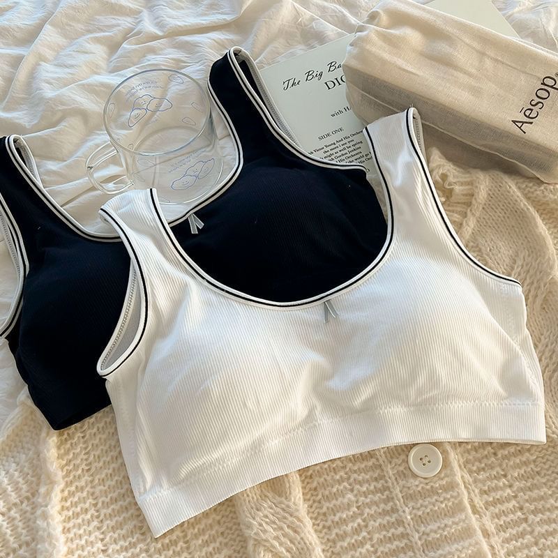 Dshe - Sportbeha-top met contrasterende afwerking