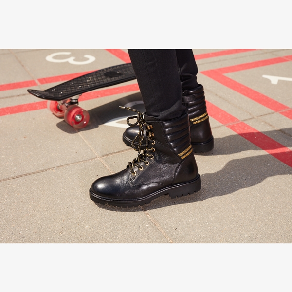 Groot leren meisjes veterboots