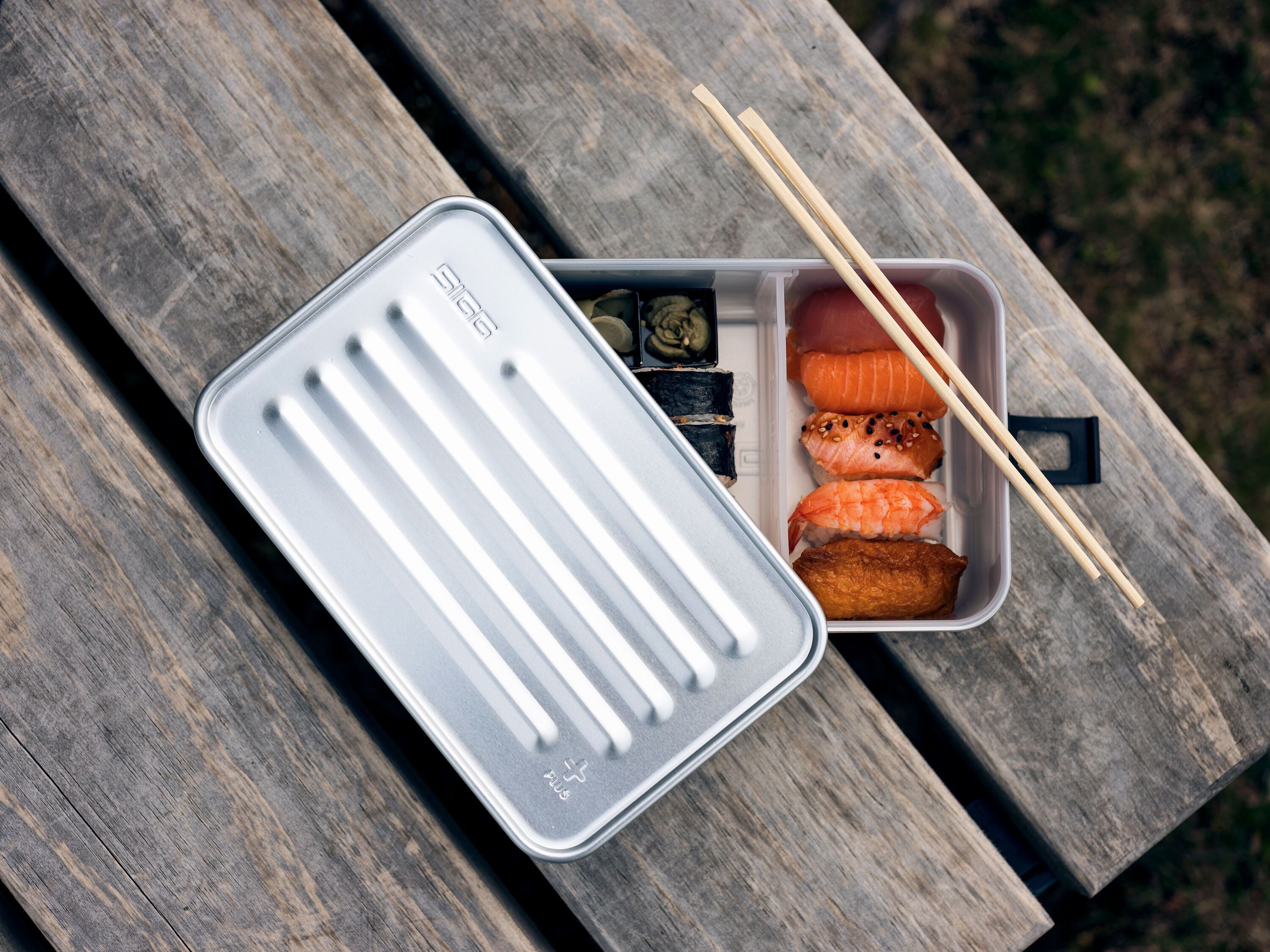 Sigg Lunchbox - Silber / B: 22.9 cm x T: 14.5 cm x H: 6.0 cm