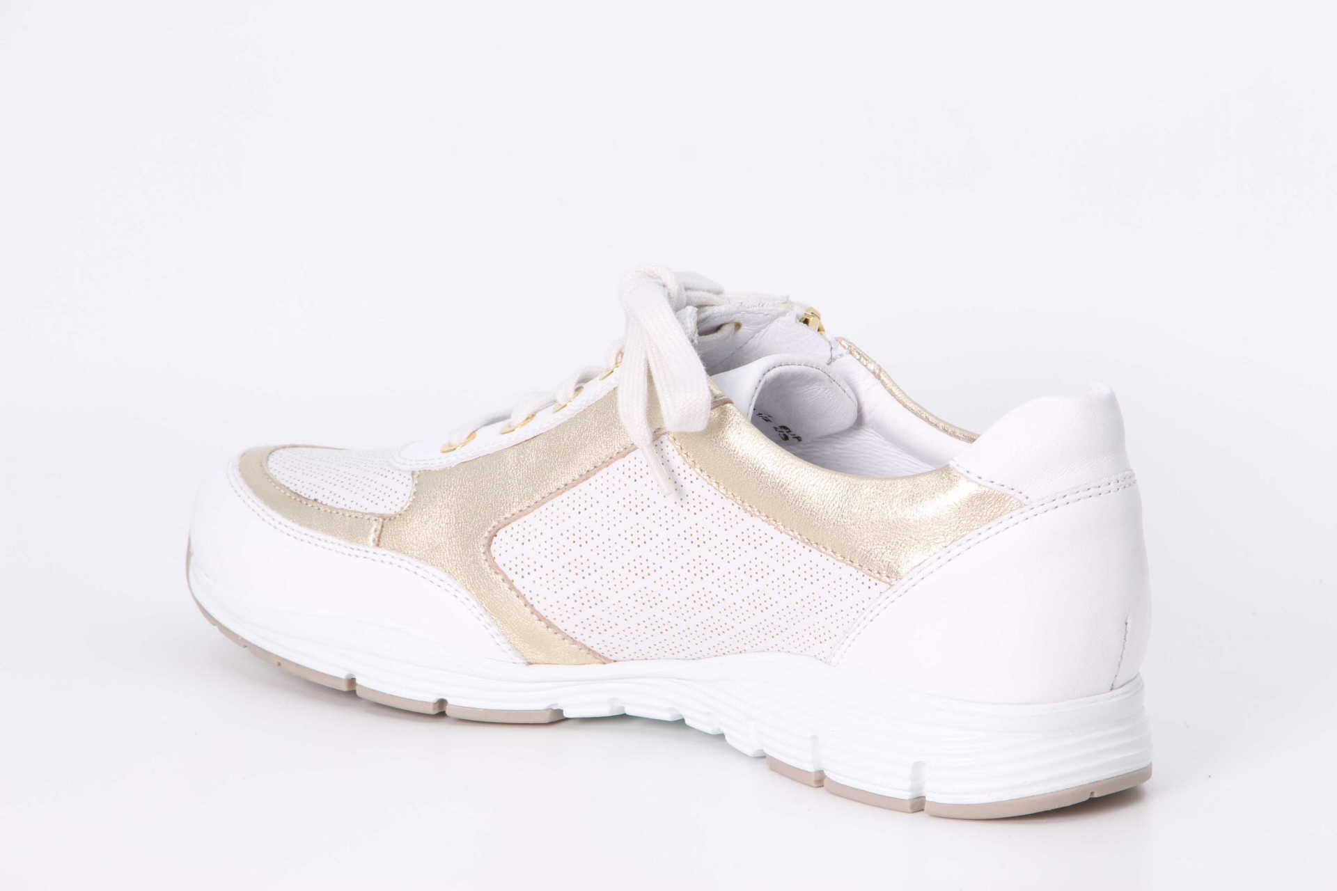 Mephisto Ylona white