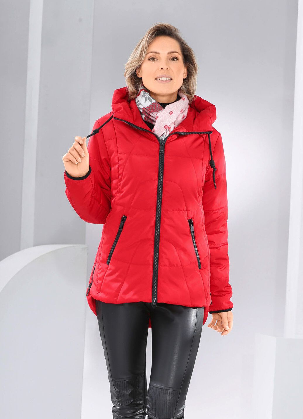 Jacke mit verlängertem Rückteil