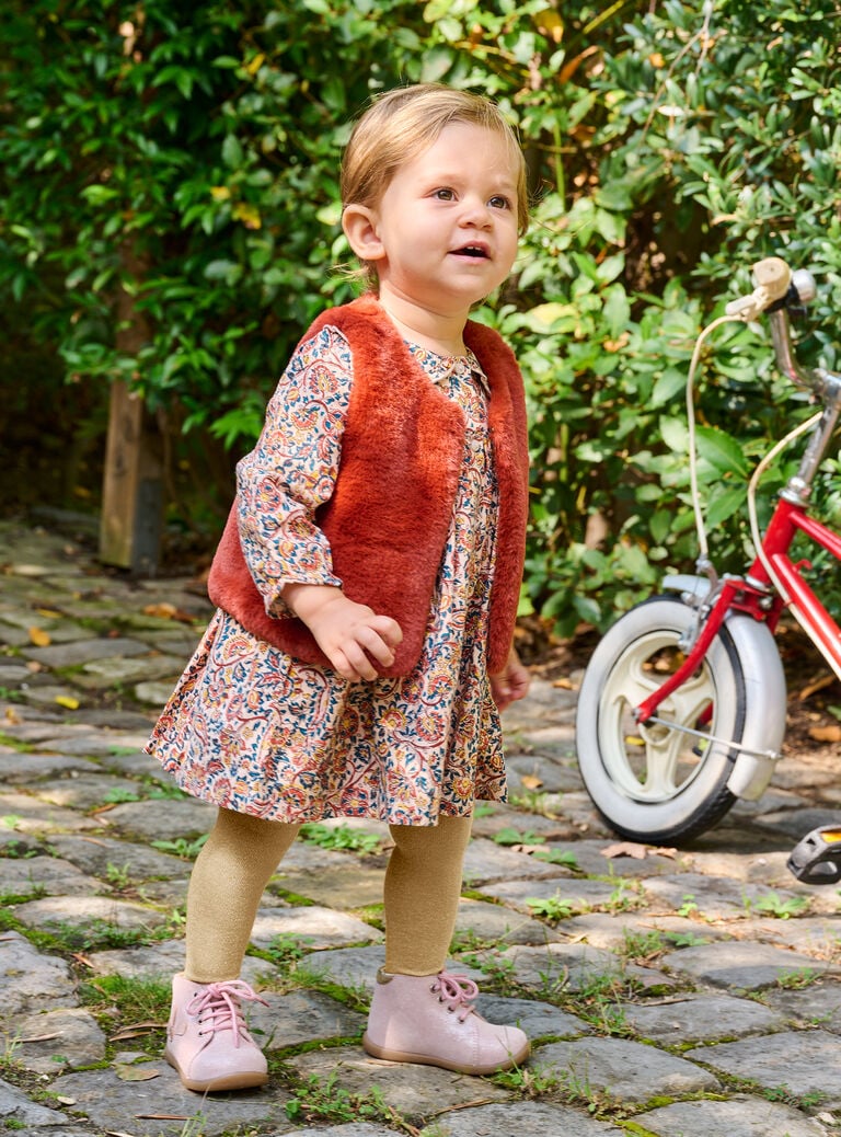 Robe rose pâle à imprimé fleuri