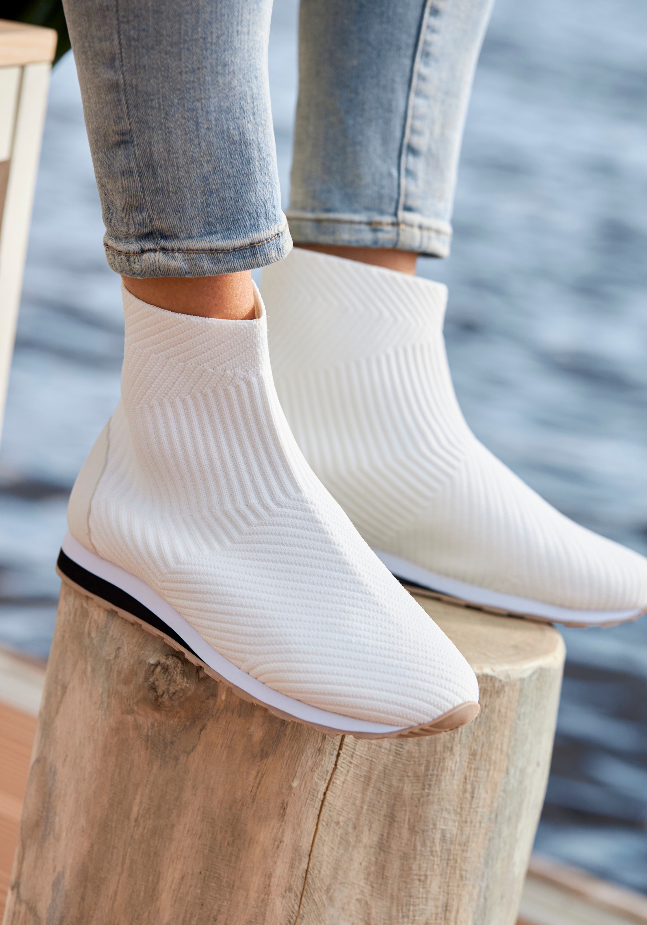 Vivance Stiefelette »Sneaker«  aus elastischem Material, zum Reinschlüpfen VEGAN