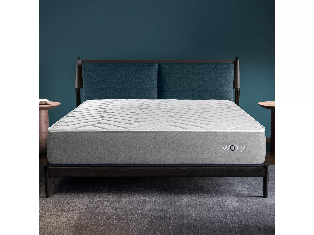 Matelas Wooly One SP 180x200 cm - Hybride - Ressorts Ensachés - Mémoire de Forme - Mousse HR 35 kg - Latex - Confort mi - Ferme - Réversible - 24 cm