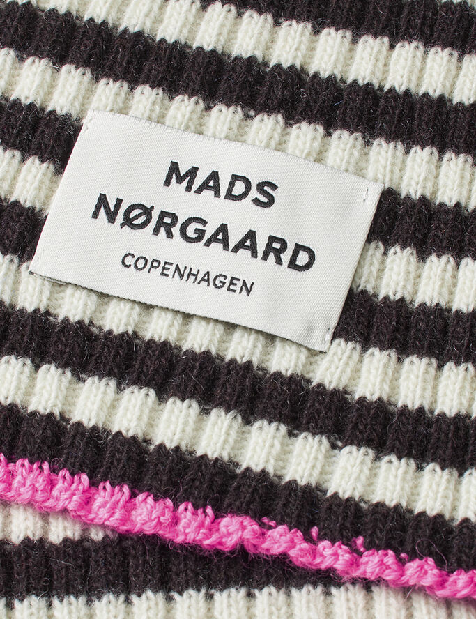 Mads Nørgaard - Copenhagen Recycled Iceland Grafenau Scarf Sort og hvid med striber