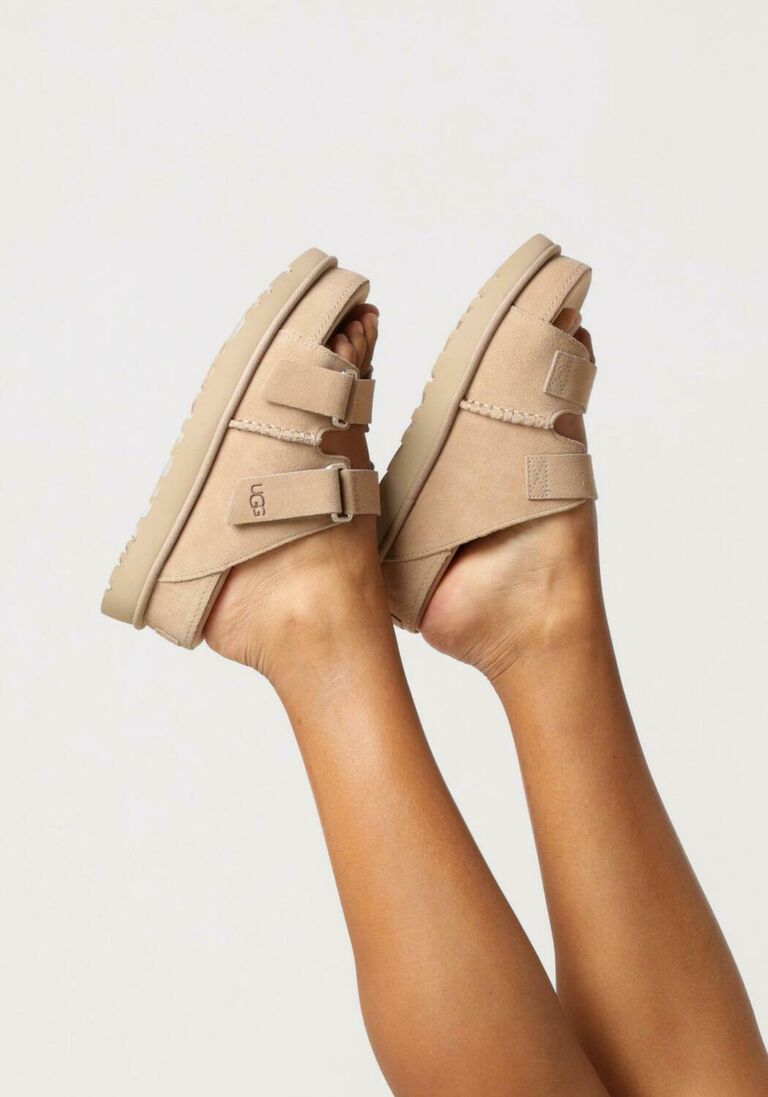 beige ugg slippers w goldenstar hi slide