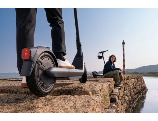 SEGWAY - Trottinette électrique Ninebot by Segway E2 Pro E