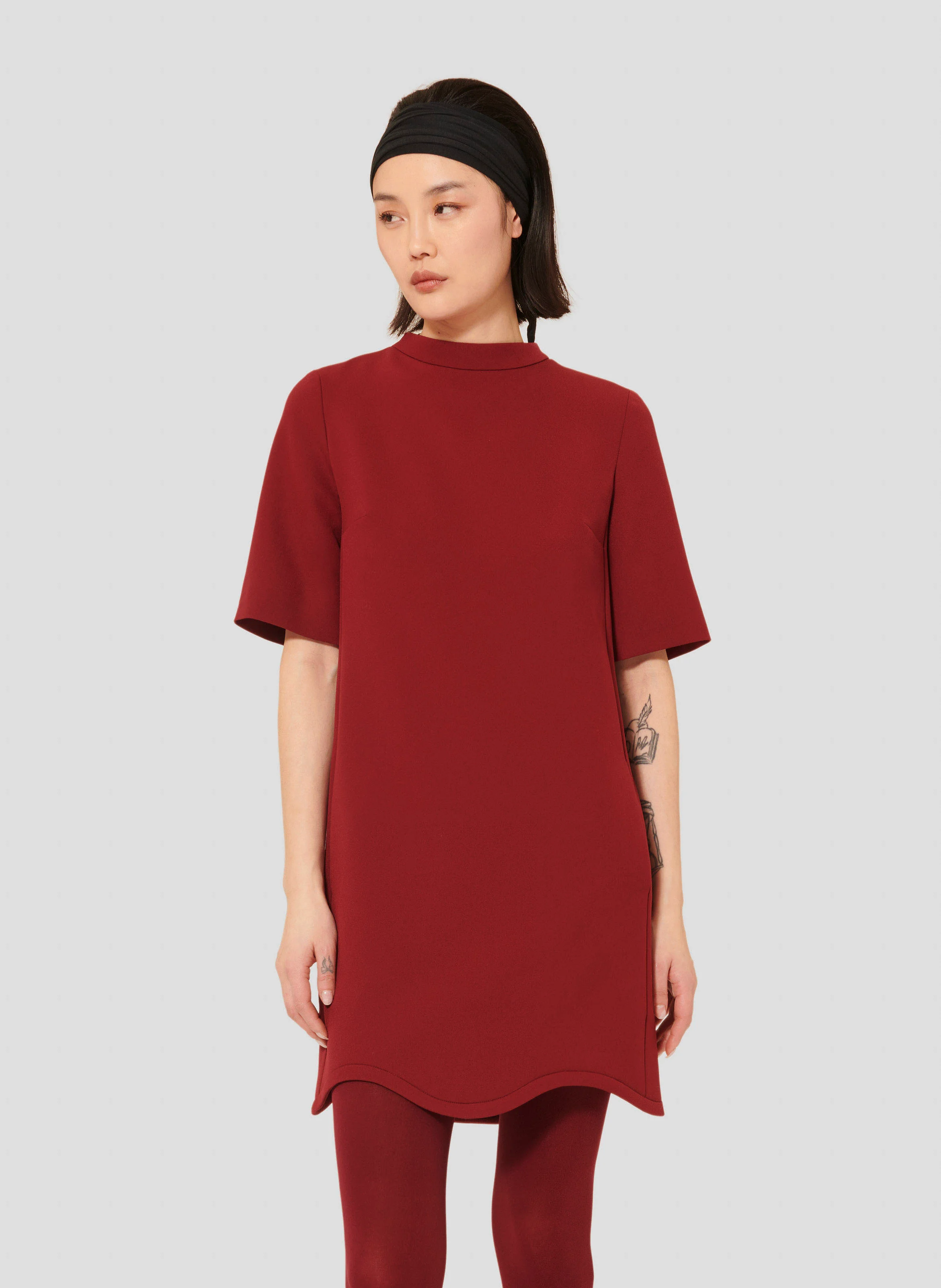 RAYME - Robe courte festonnée| Rouge