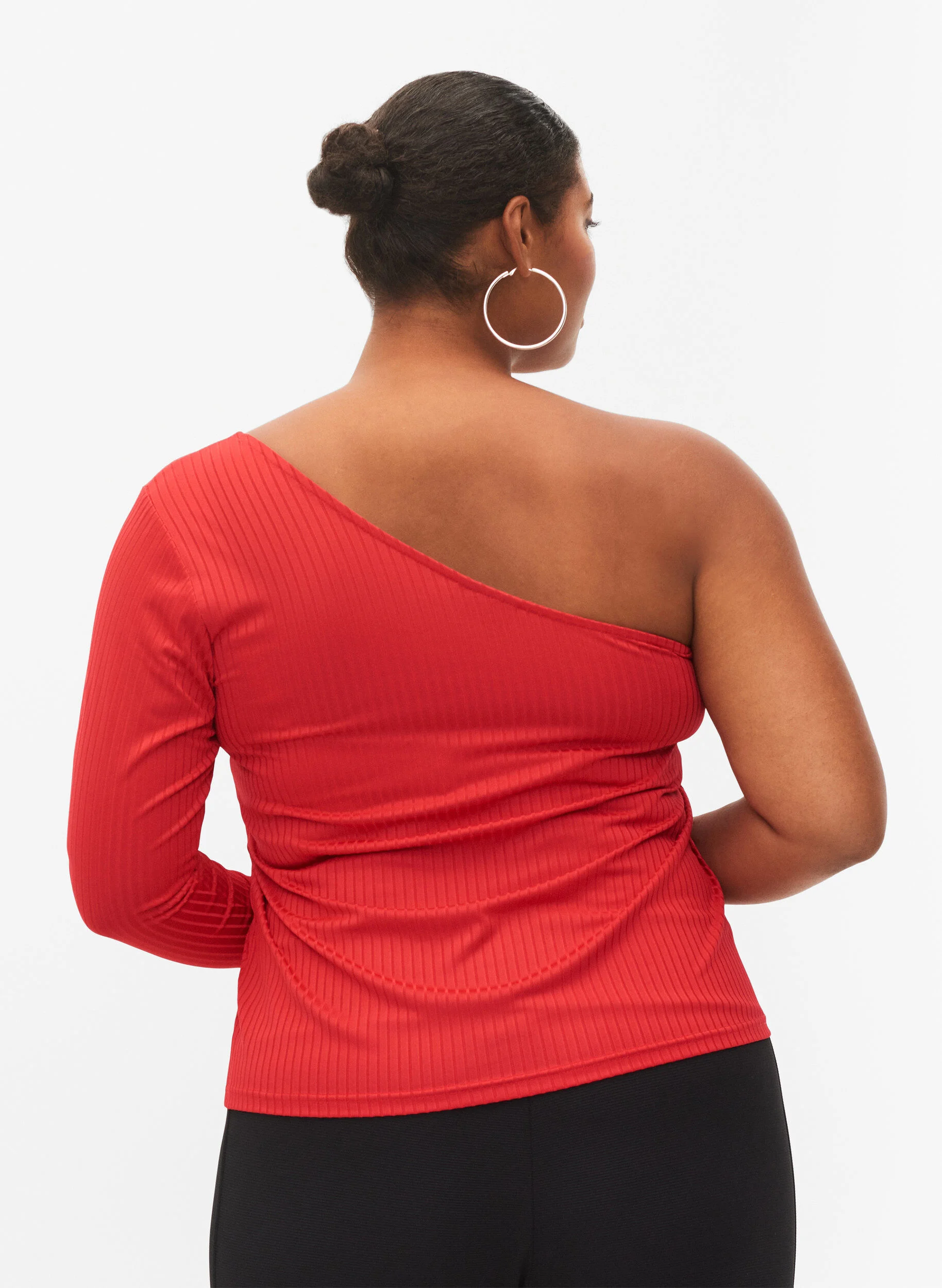 One-shoulder bluse