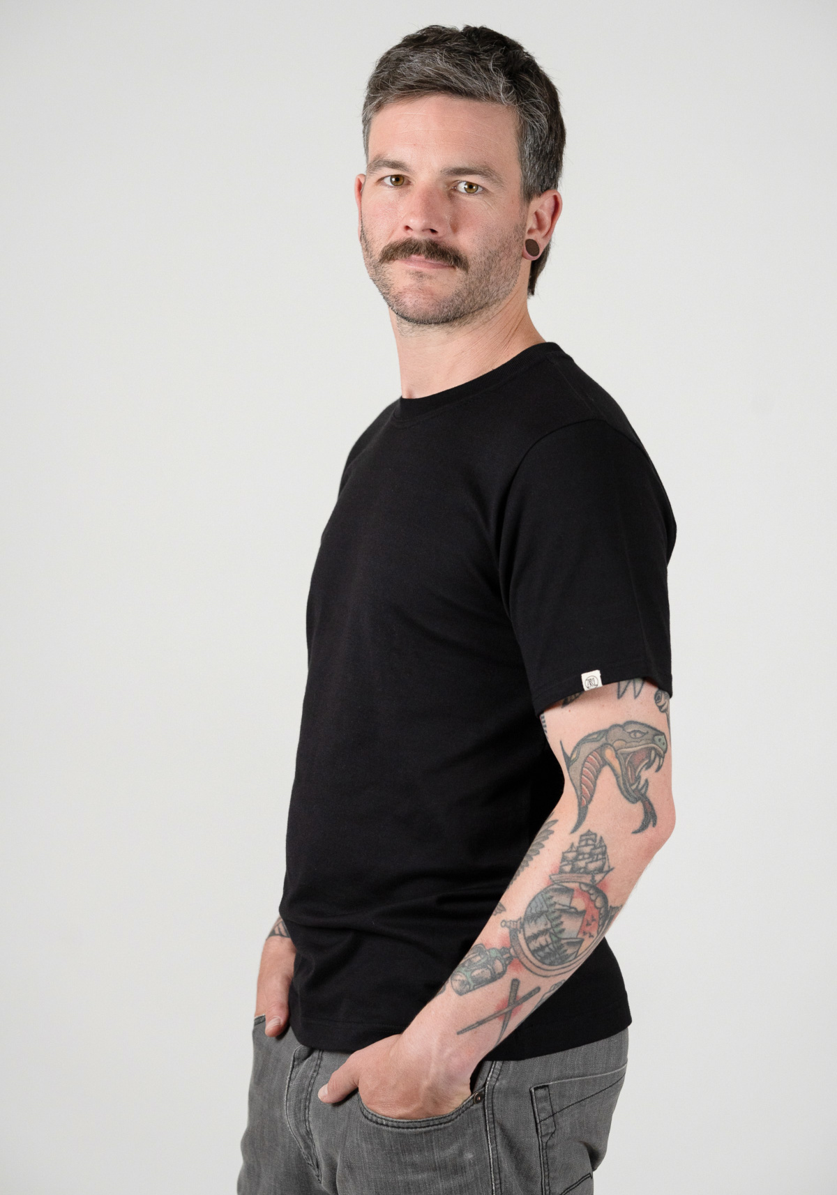 WE ARE ZRCL Herren-T-Shirt Basic Swiss Edition Black