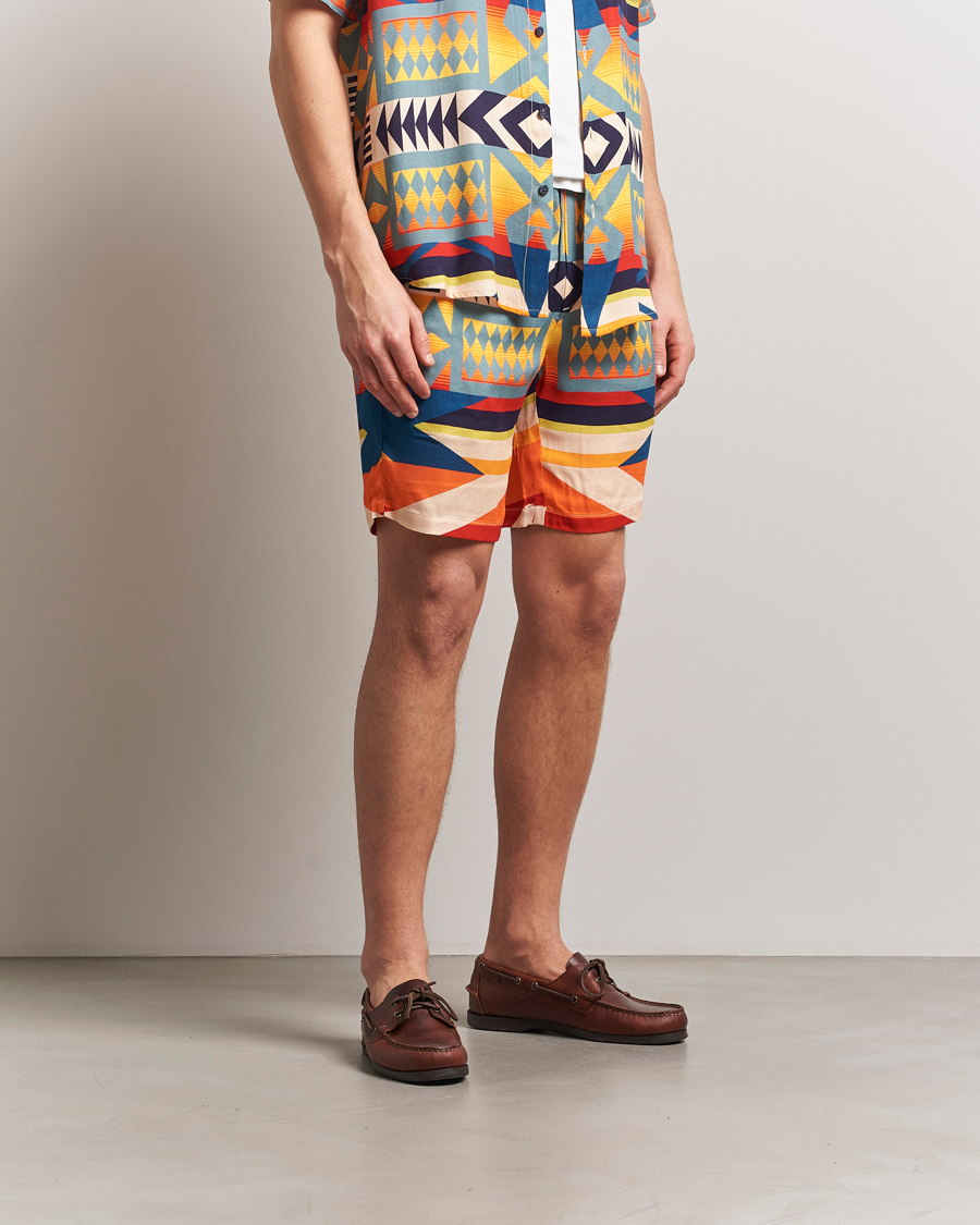 Pendleton Vacation Shorts Fire Legend