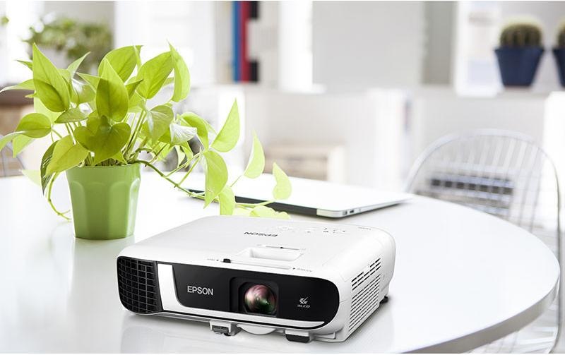 Epson Portabler Projektor »EB-FH52« (4.000 lm 16000 : 1 1920 x 1080 px)