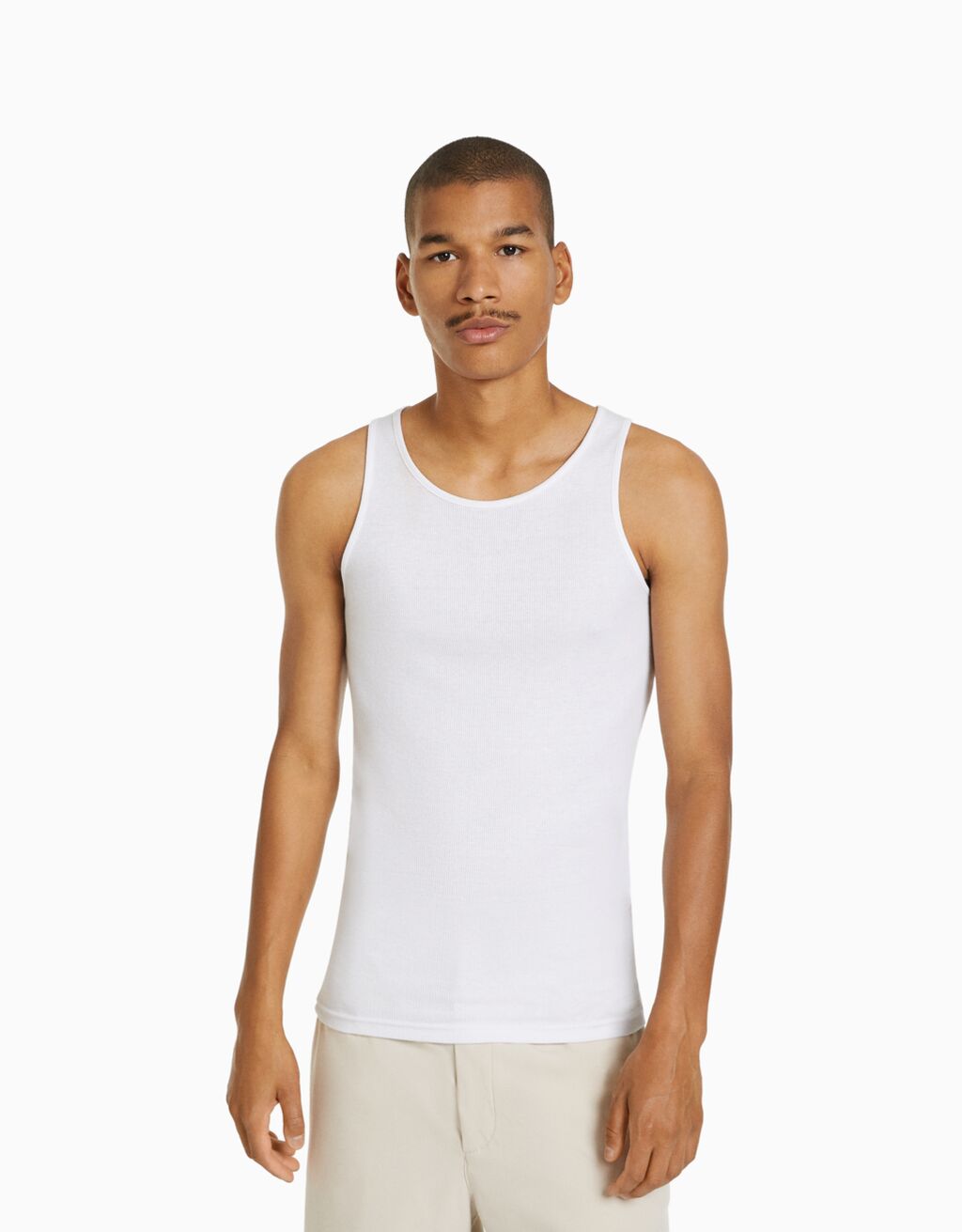 Camiseta canelada com alças finas