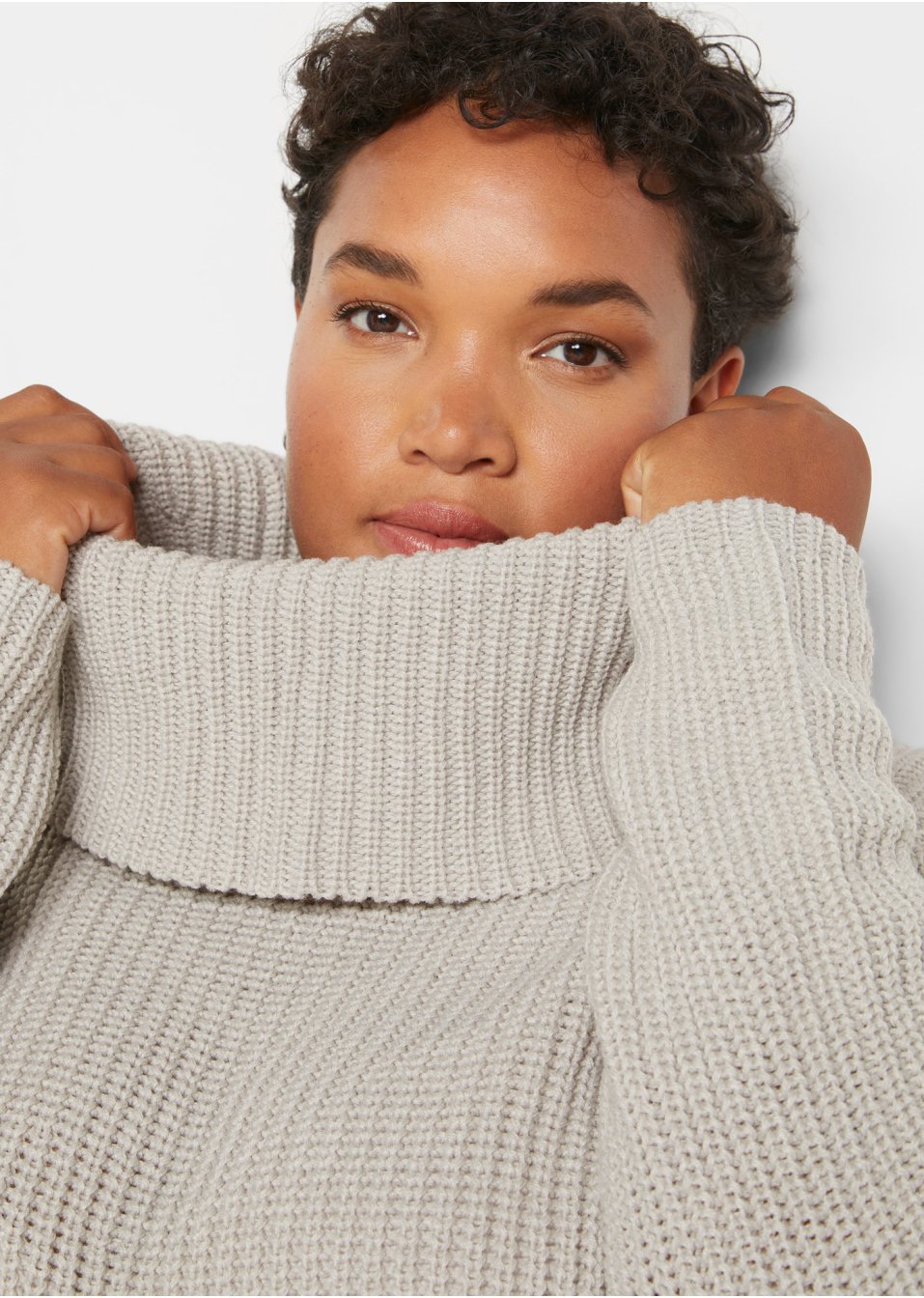 Pull en grosse maille avec col large