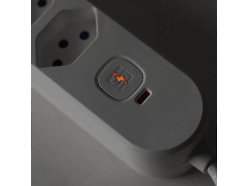 STEFFEN Steckdosenleiste IQ 3 x T13, USB-A C, Weiss, 3 m Ka Steckdosenleiste quer mit erhöhtem Berührungsschutz