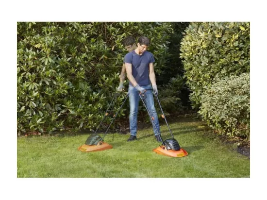 BLACK + DECKER Tondeuse electrique sur coussin dair 30cm - 1200 W - 6 lames - BEMWH551-QS