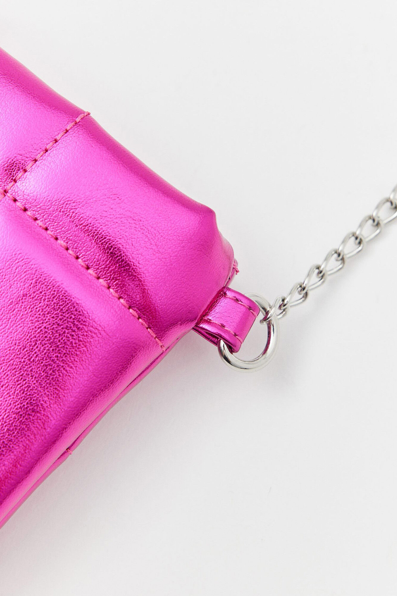 Bolsa transversal acolchoada