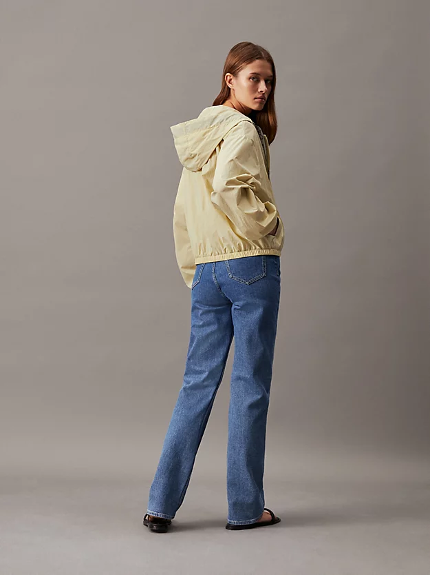 Jaqueta corta-vento de nylon texturizado com modelagem relaxada