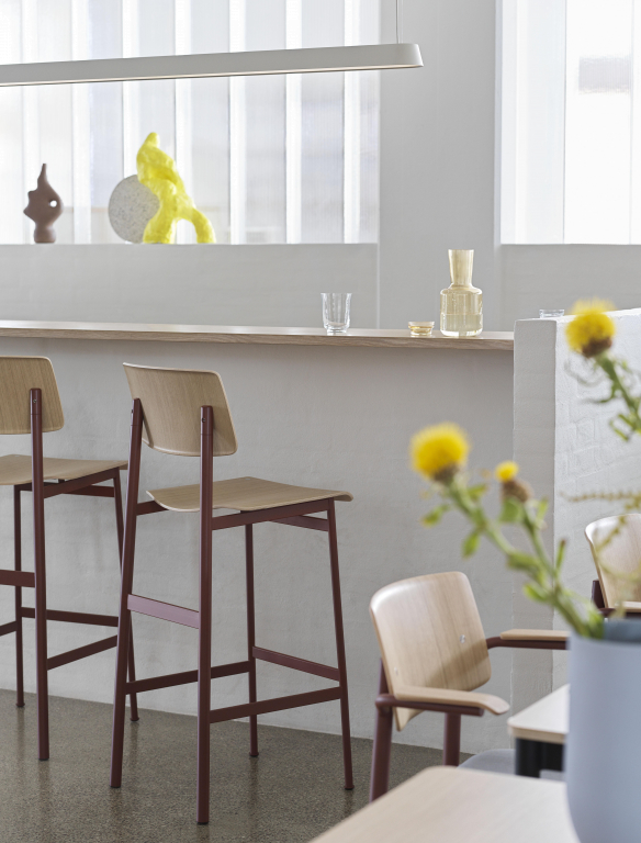 Muuto Loft stoel met armleuning zwart
