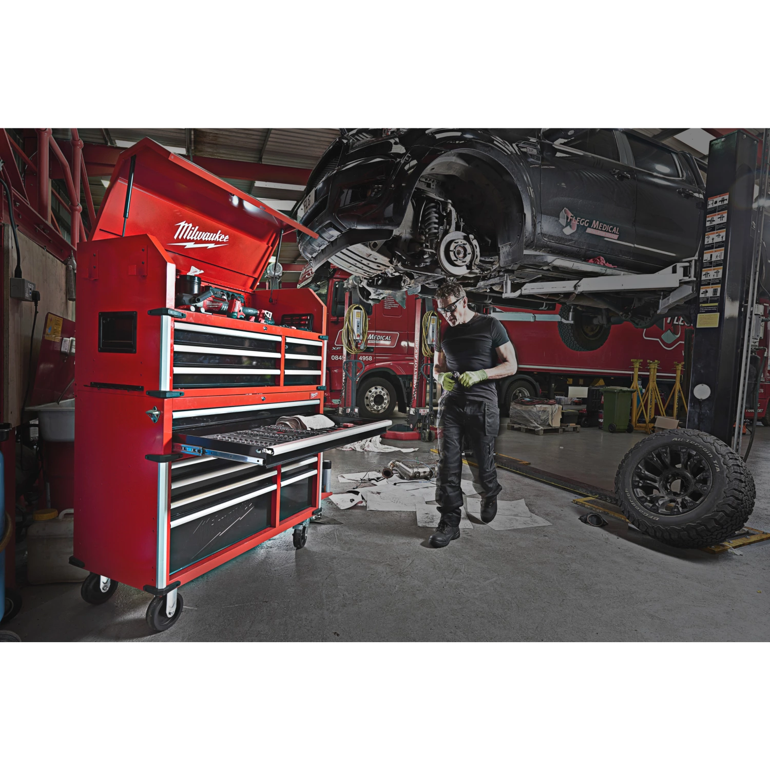 Milwaukee 4932478852 Stalen gereedschapswagen met 10 lades - 46˝ / 117 cm