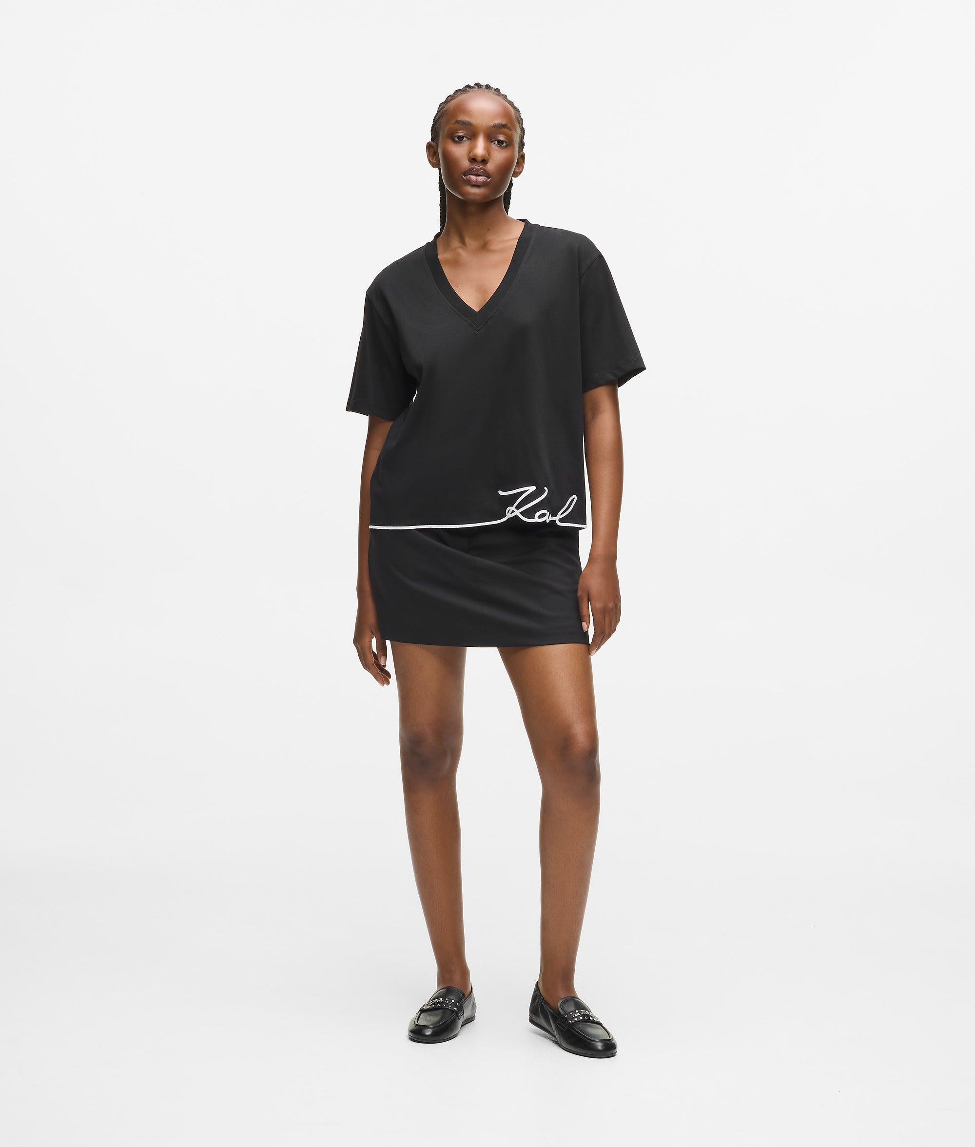 Signature T-shirt met V-hals en zoom