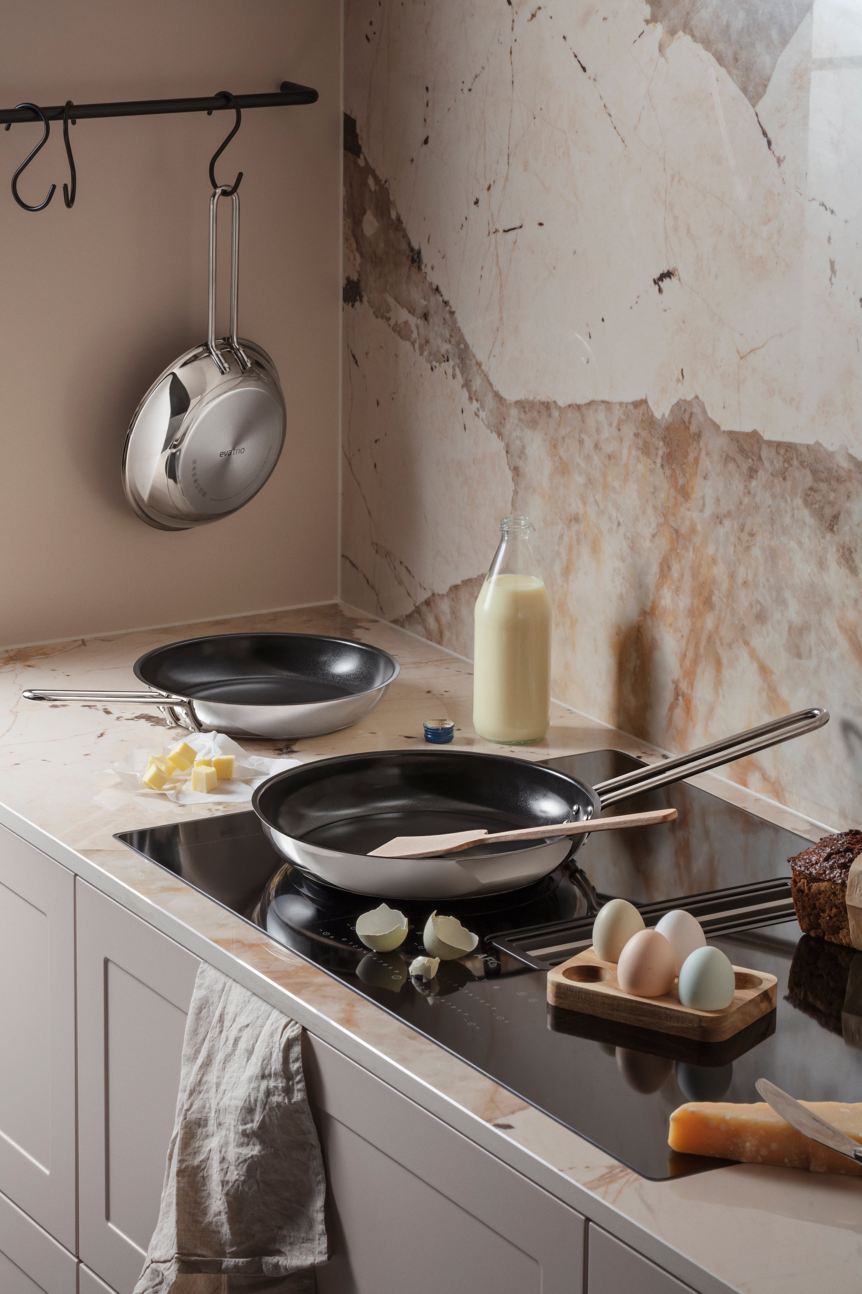 Eva Trio  Ø24 cm - Stainless Steel keramisk stegepande