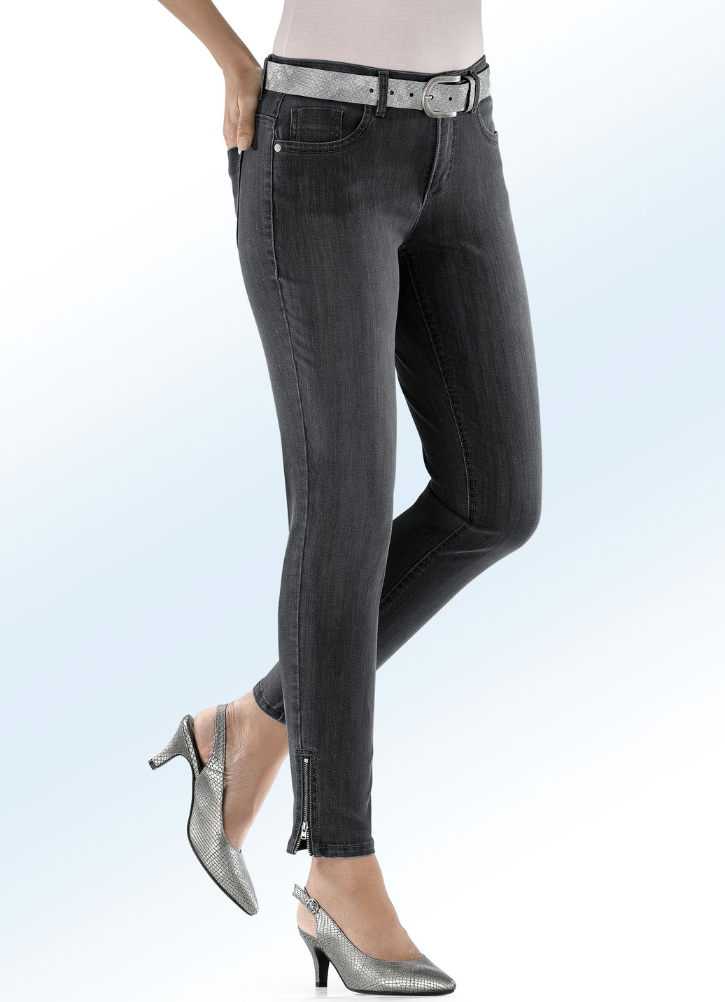 Magic-Jeans mit modischen Reißverschlüssen an den Beinabschlüssen