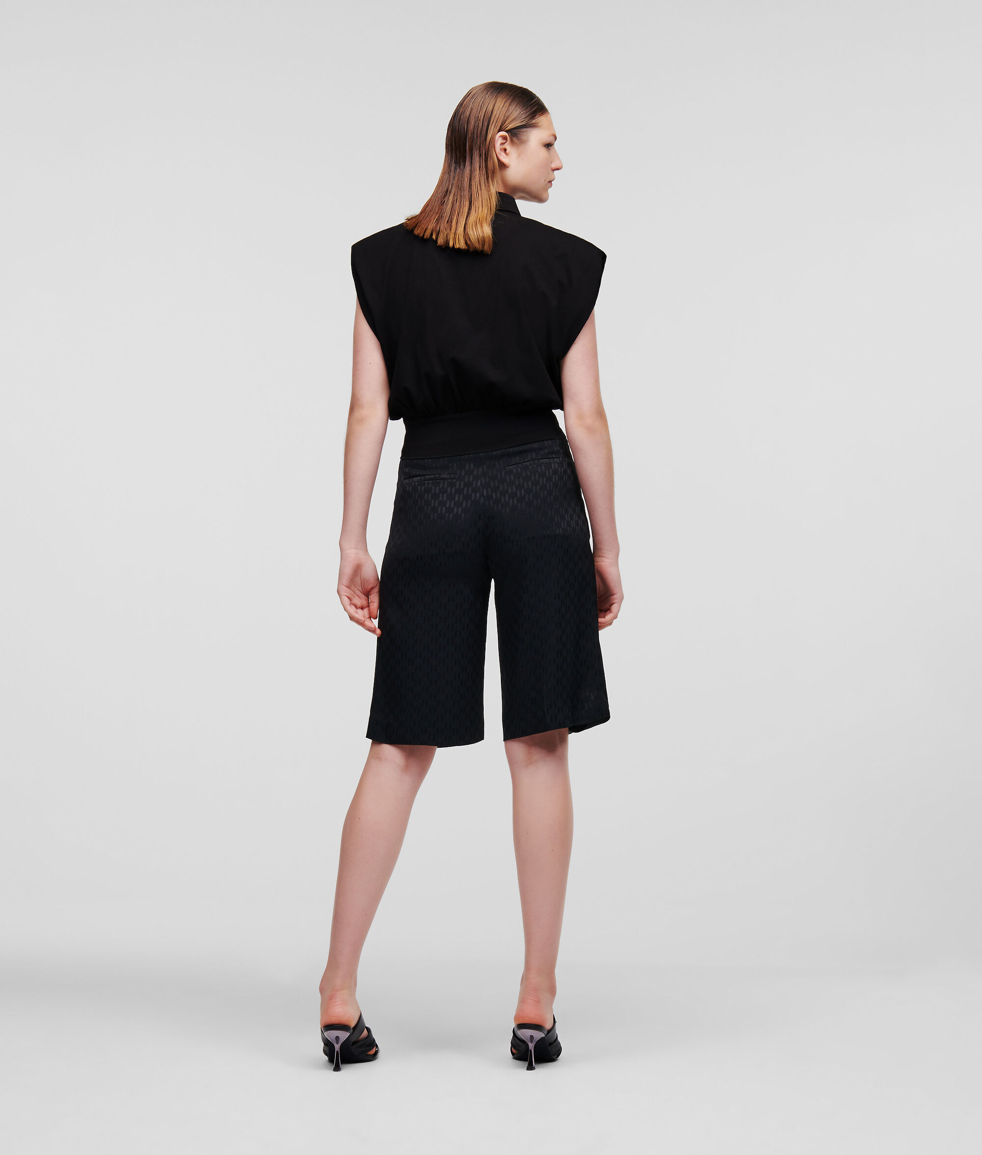 CHEMISE SANS MANCHES CROPPED AVEC ÉPAULETTES