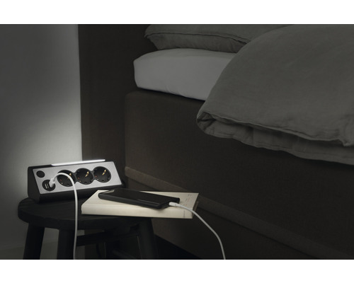 Drievoudig stopcontact met 1x USB-A-poort en 1x USB-C-poort, 1,5 m kabel met schokbescherming, zwart/zilver