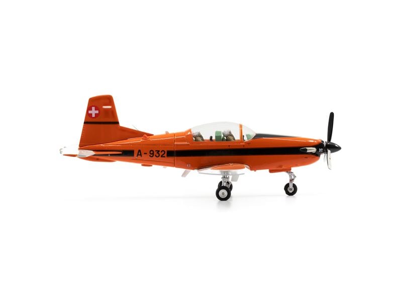 ACE Pilatus PC-7 A-932 - Ursprungsbemalung Orange 1:72 Detailliertes Flugzeugmodell