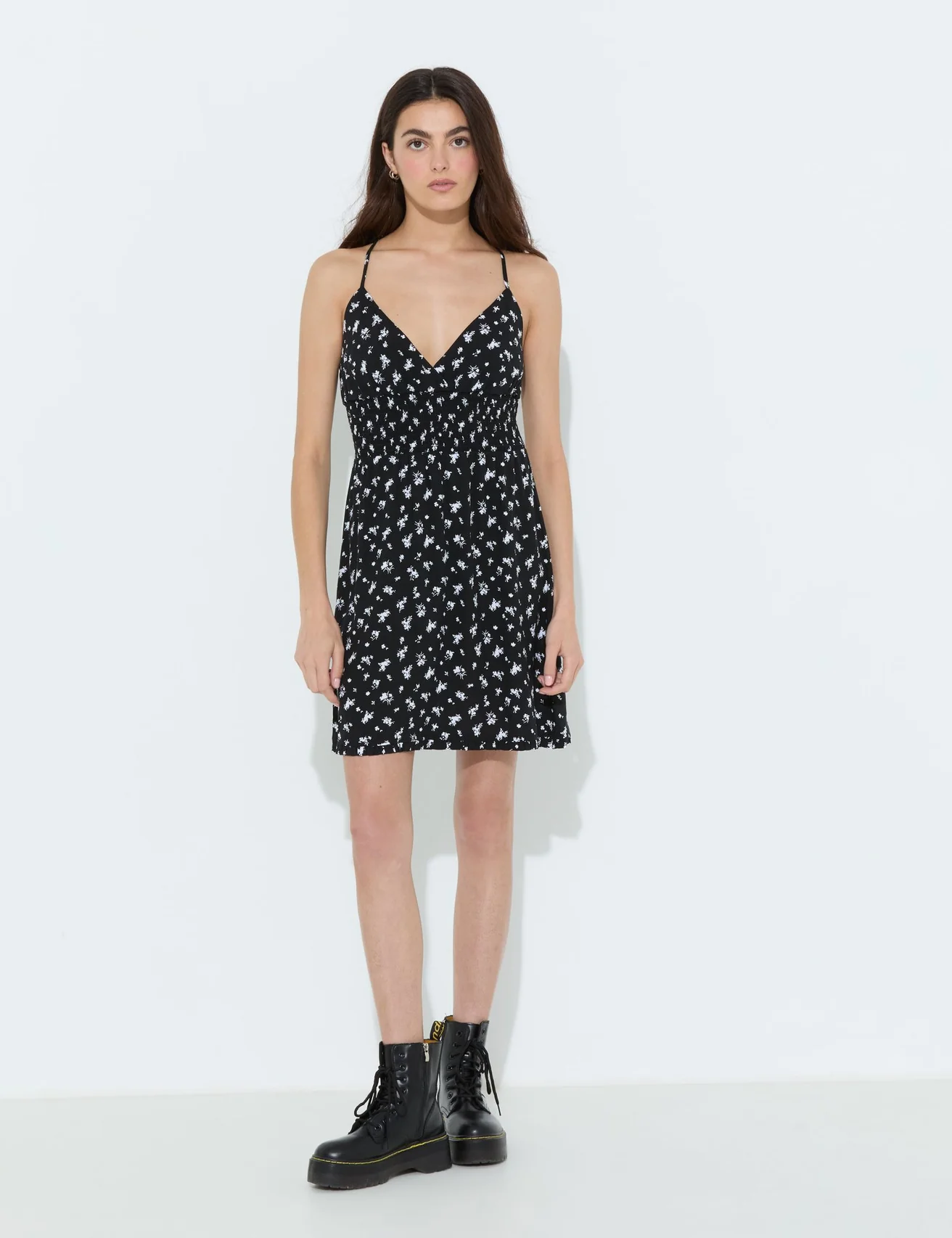 Robe courte noire à motif
