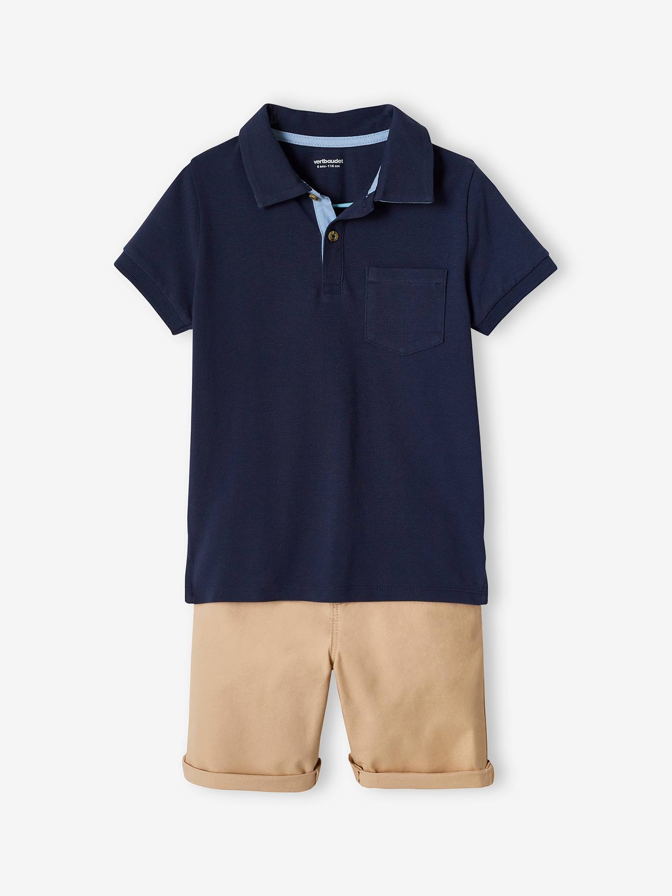Look do menino: camisa polo de malha piqué e bermuda azul-marinho.