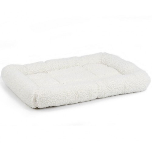 Cama macia de pele sintética para cães na cor creme.