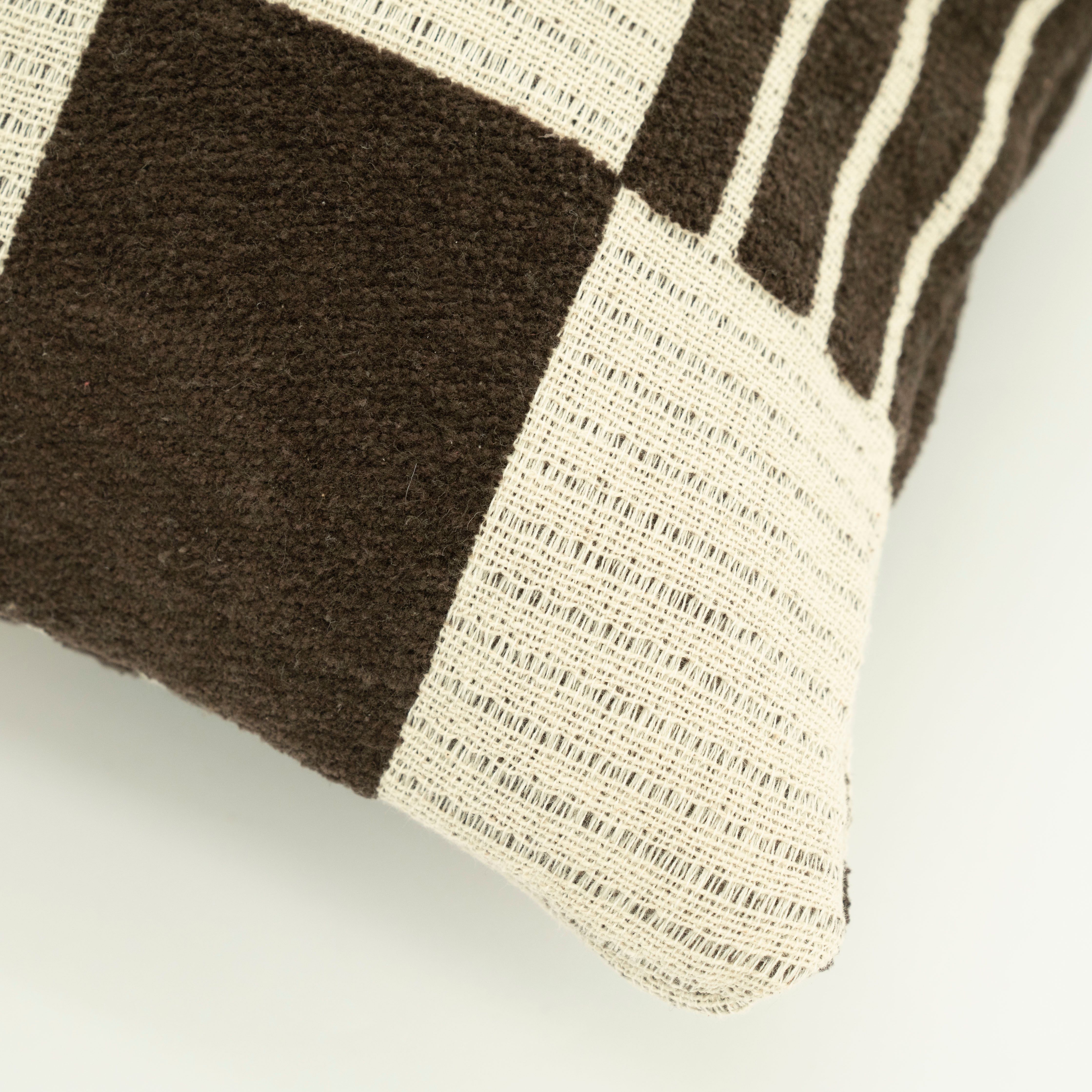 Sierkussen 250098 brown Twist B55 x D35 cm