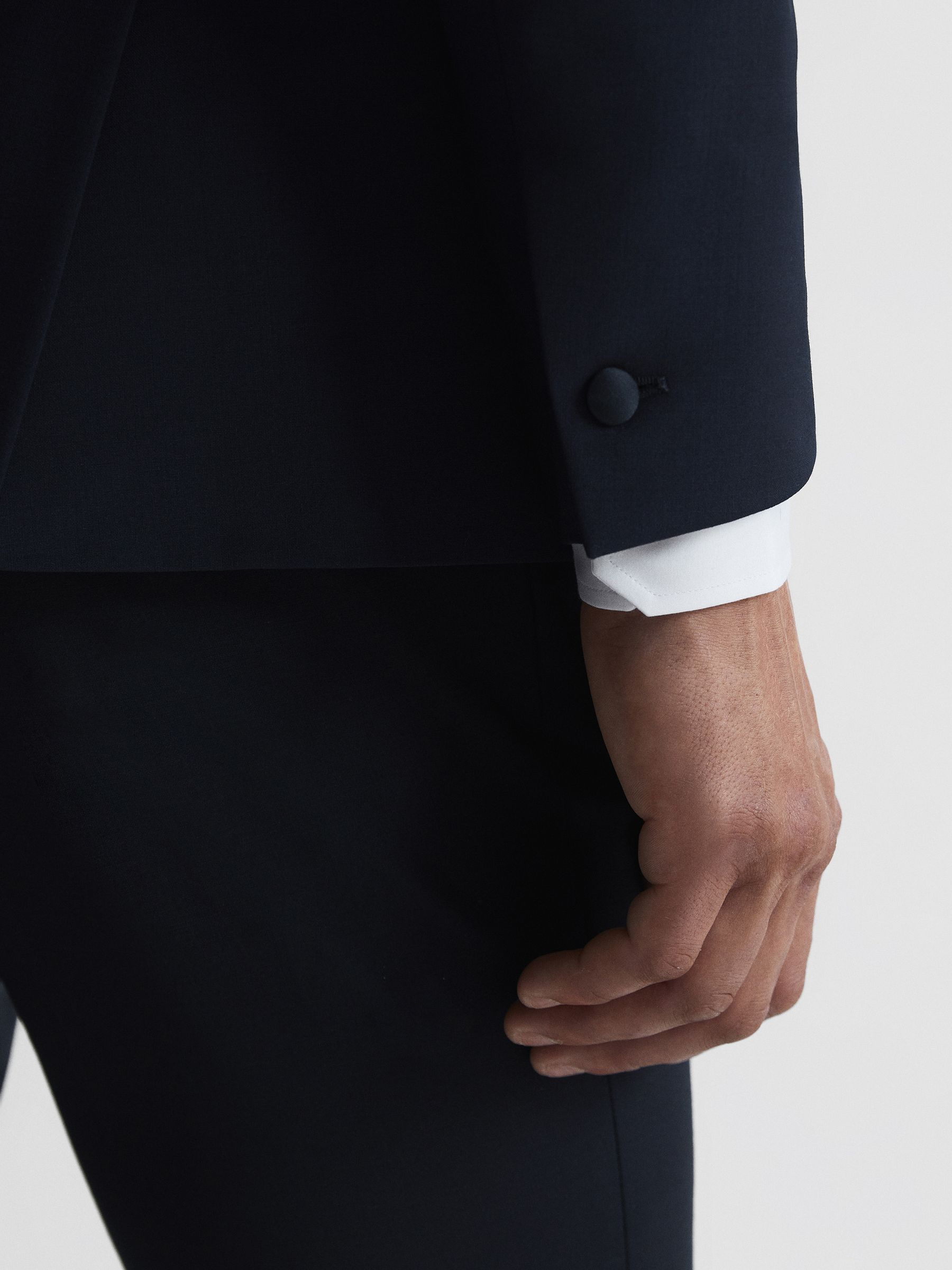 Reiss Performance dinerjasje met moderne pasvorm