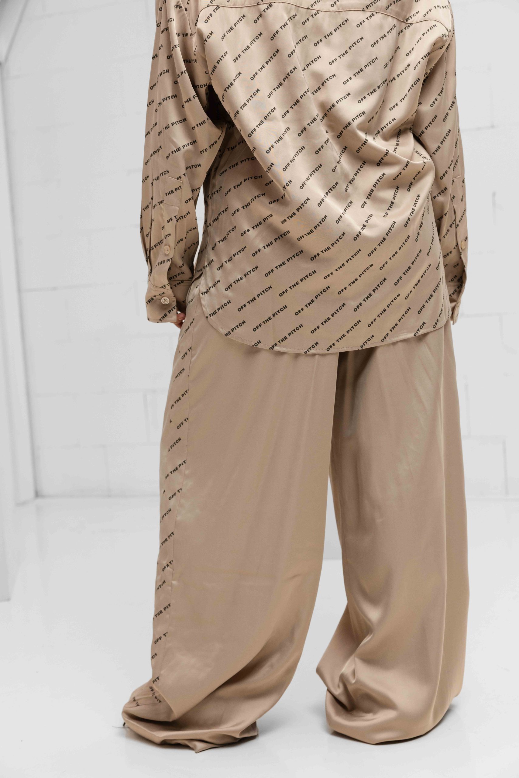 Off The Pitch Satin Paige Set Dames Lichtbruin