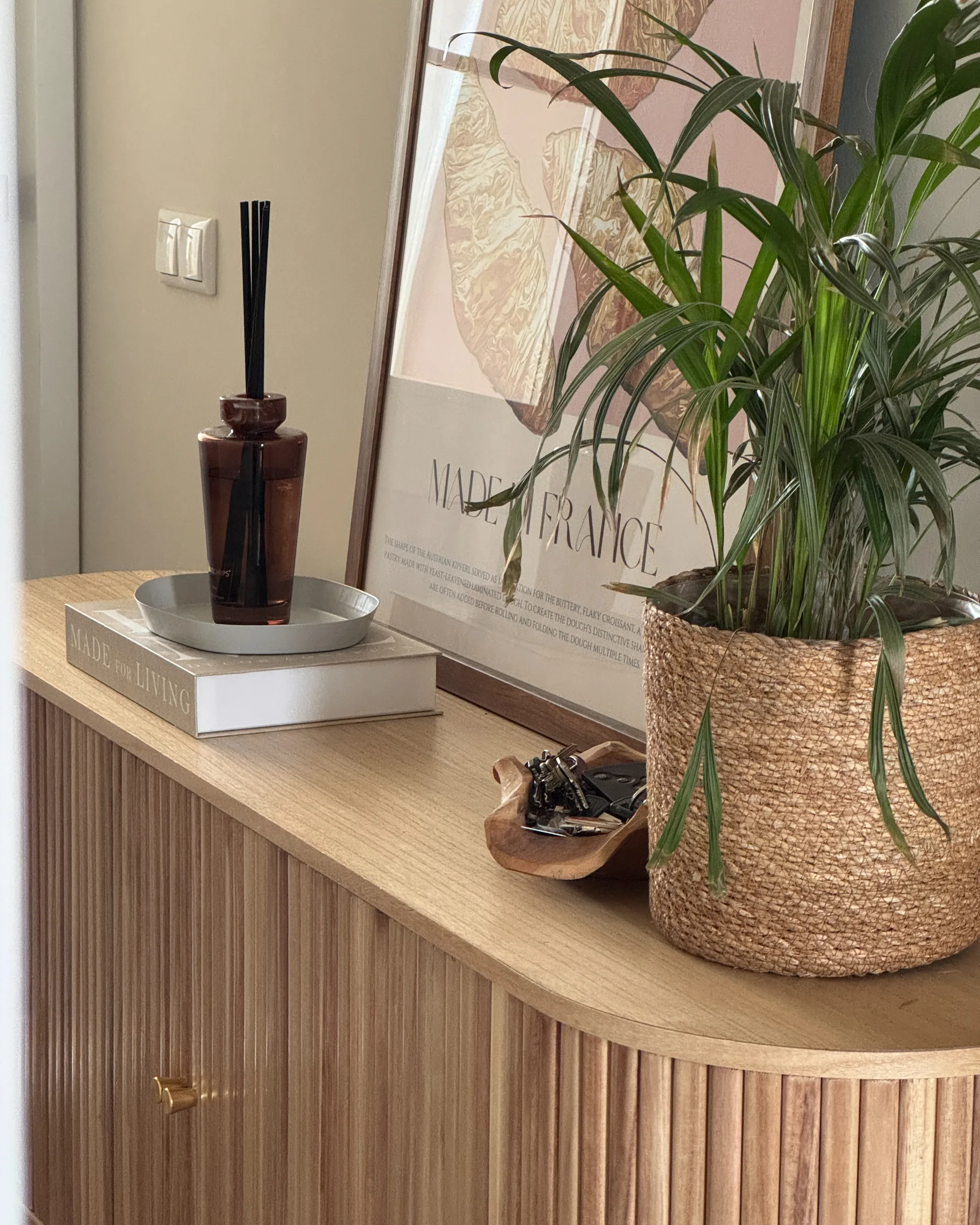 Kast MANARA Paulowniahout Lichtbruin