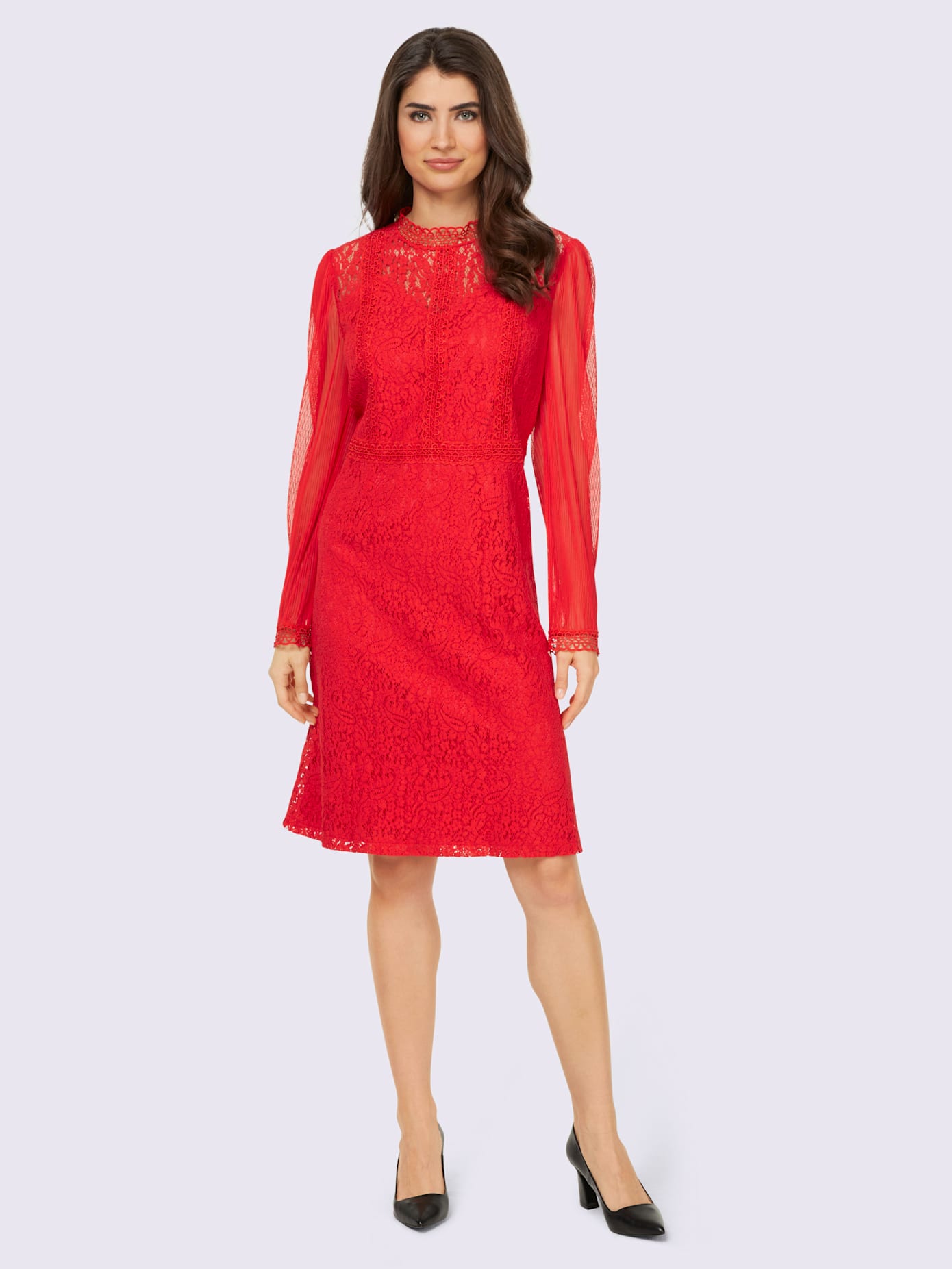 Robe en dentelle manches de qualité plissée